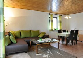 13 Wohnzimmer Essecke